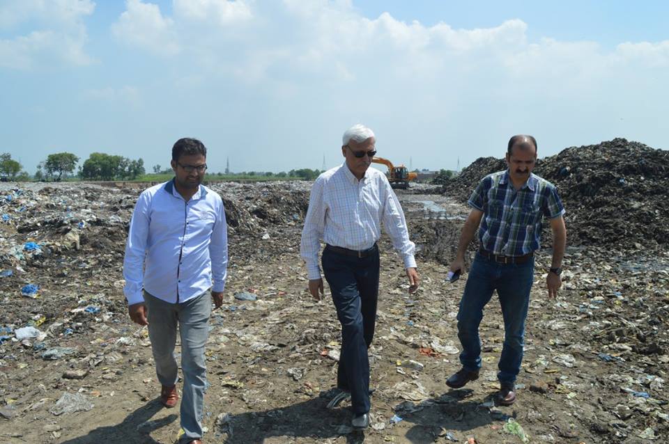 MD GWMC Dr Atta-ul-Haq Visited Disposal Site