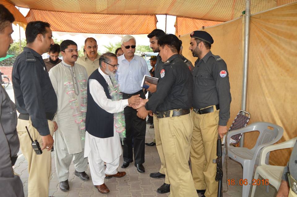 Chairman GWMC and MD GWMC visited Ramadan Sasta Bazar Kashmir Road Peoples colony Camp office