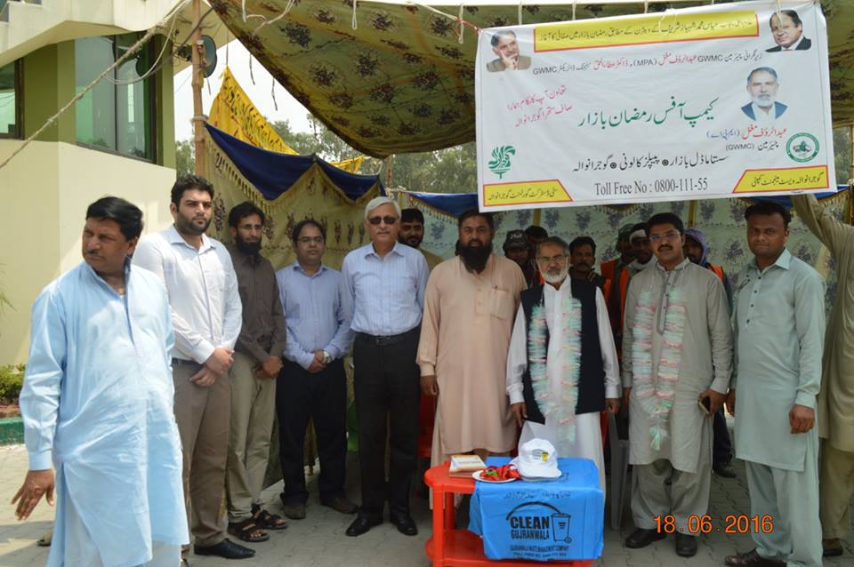 Chairman GWMC and MD GWMC visited Ramadan Sasta Bazar Kashmir Road Peoples colony Camp office