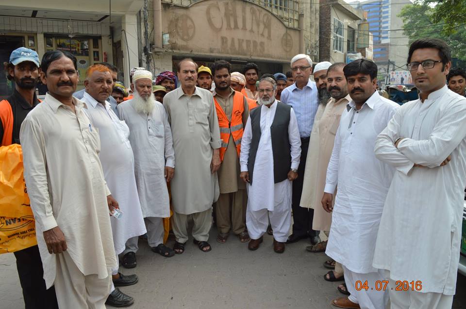 Chairman and MD GWMC visited various markets to check cleanliness