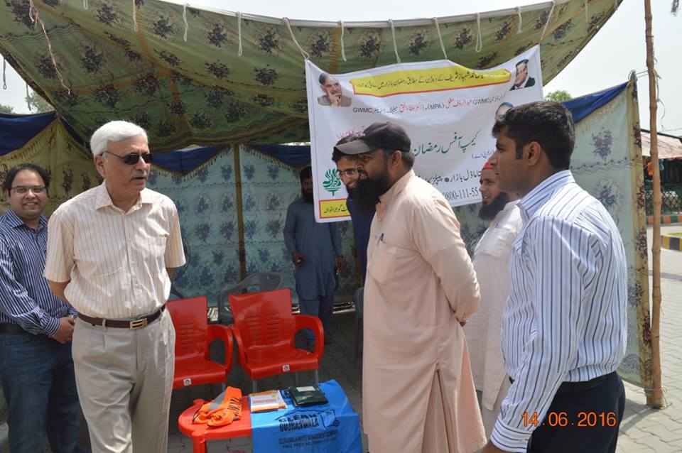 Dr. Atta-ul-Haq visited Ramadan Bazar 2016