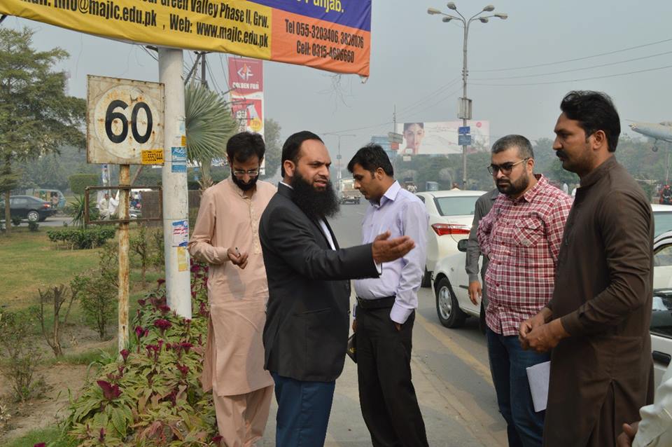 MD GWMC Muhammad Mehran Afzal paid comprehensive visit from Chan Da Qila to Aziz cross to check cleanliness condition of G-T Road