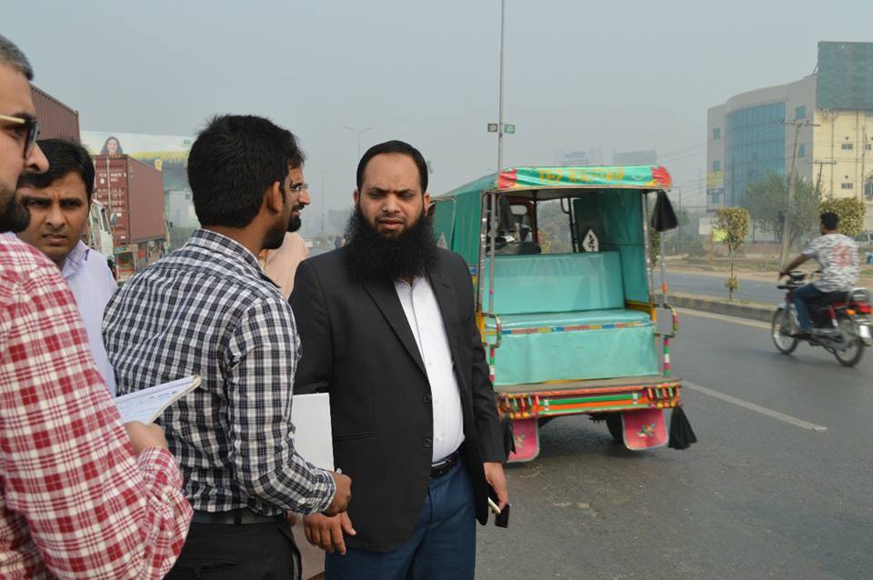 MD GWMC Muhammad Mehran Afzal paid comprehensive visit from Chan Da Qila to Aziz cross to check cleanliness condition of G-T Road