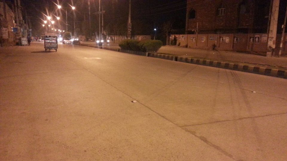 Condition of roads at night at Gujranwala