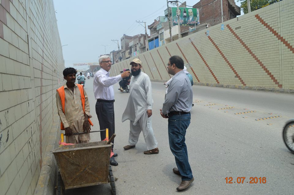 Dr. Atta visited various areas to check cleanliness